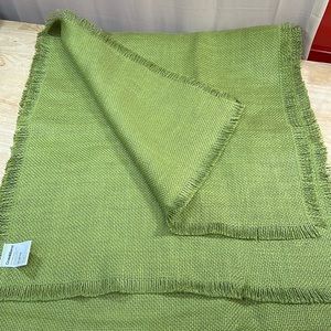 CRATE&BARREL Jute Table Runner GREEN 90 x 20“